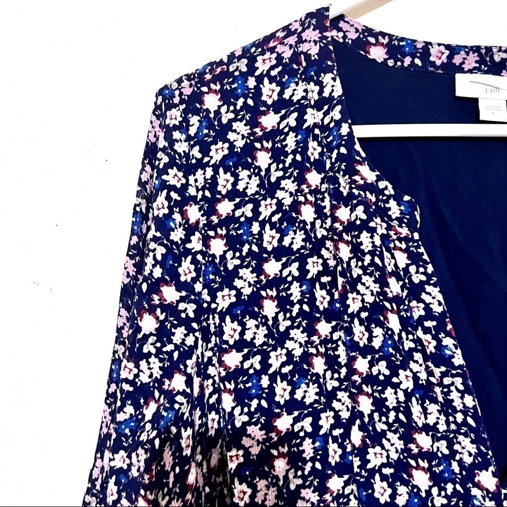 J. Jill Blue Floral slouchy Crinkle Rayon V-Neck Ruffle Hem Midi Dress Womens M - Picture 5 of 12
